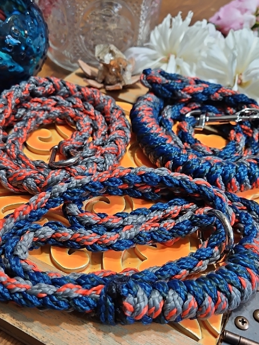 Hand Crafted By @CHIWADDLES Quality Dog Collars, Leashes, Bow Ties&Flowers NEW